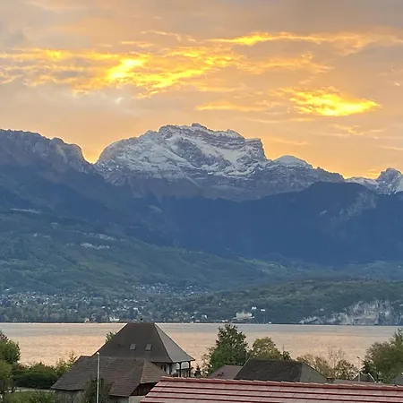 Maison Vue Et Piscine Севрие
