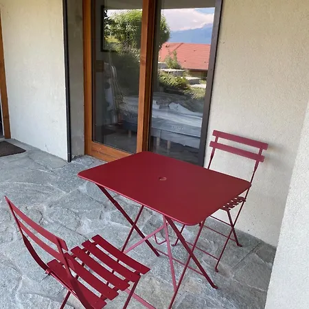 Maison Vue Et Piscine Alojamento de Acomodação e Pequeno-almoço Sévrier